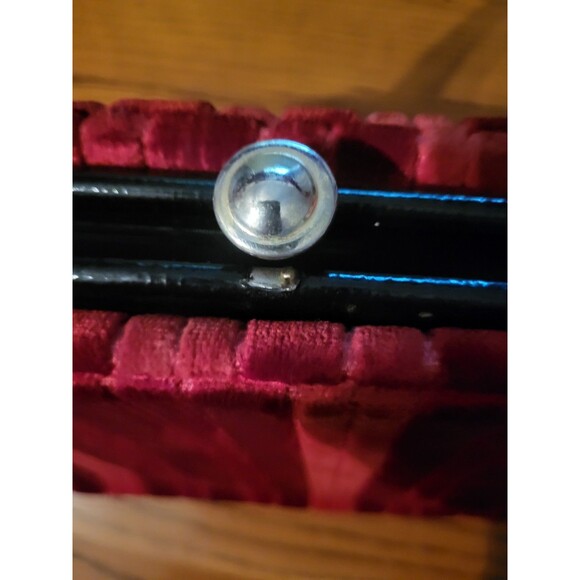 1960s Garay Red Velvet Carpet Handbag - Picture 3 of 11